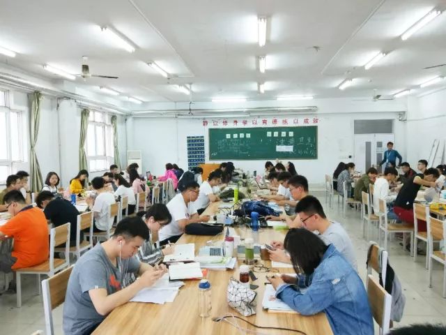 镇江考研自习室送给20考研人：别让自己毁于无效努力！